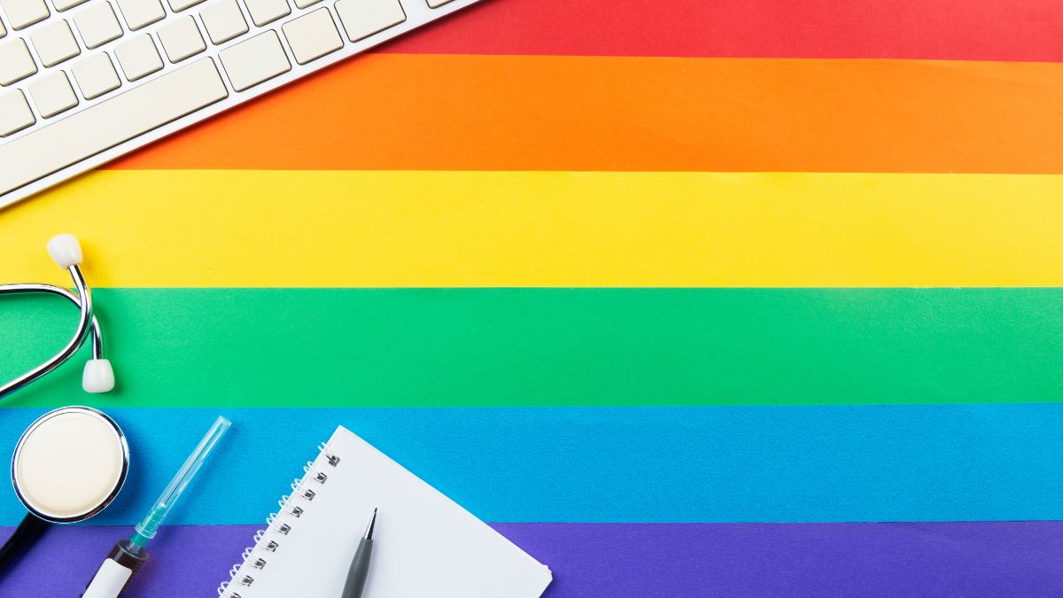 A diverse group of healthcare professionals discussing and collaborating on digital healthcare narratives, highlighting the power of storytelling in the medical field.